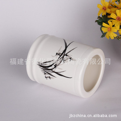 匠心繪就東方雅韻——批發(fā)手繪蘭花筆筒選購(gòu)與源頭廠家全攻略